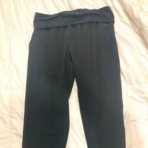 Fabletics black crop joggers